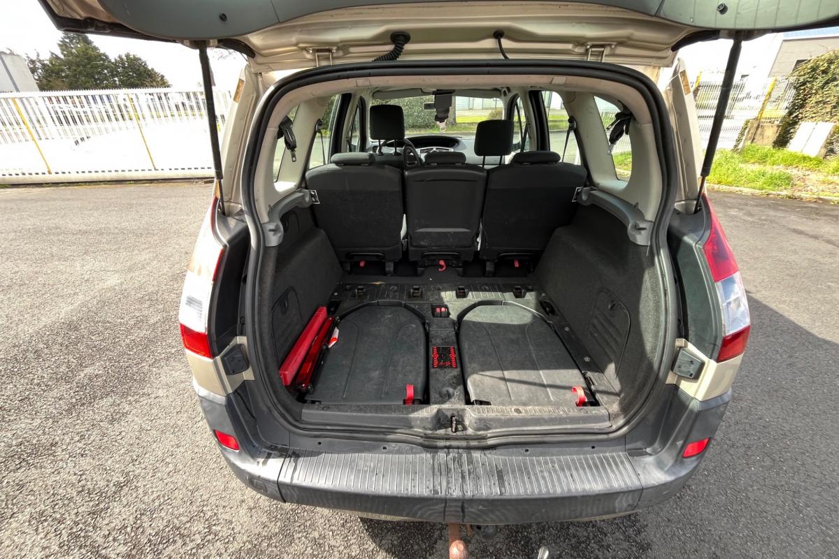 RENAULT GRAND SCENIC II 1.6 16V Authentique 7 pl