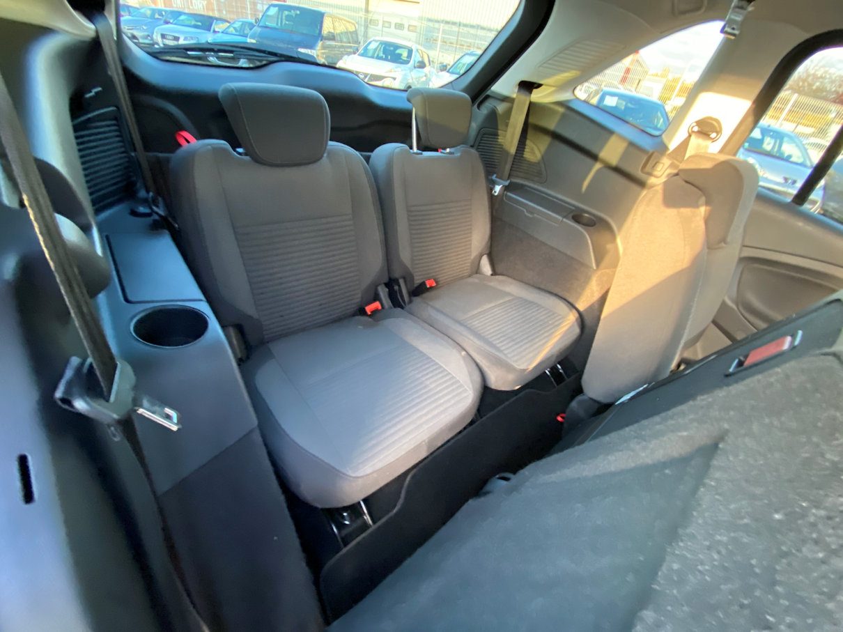 Ford Grand C-MAX 1.0 EcoBoost 125 Titanium - photo