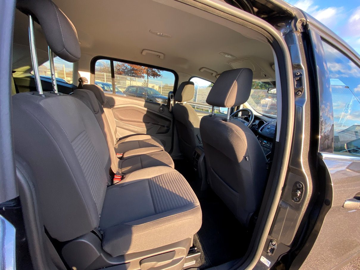 Ford Grand C-MAX 1.0 EcoBoost 125 Titanium - photo