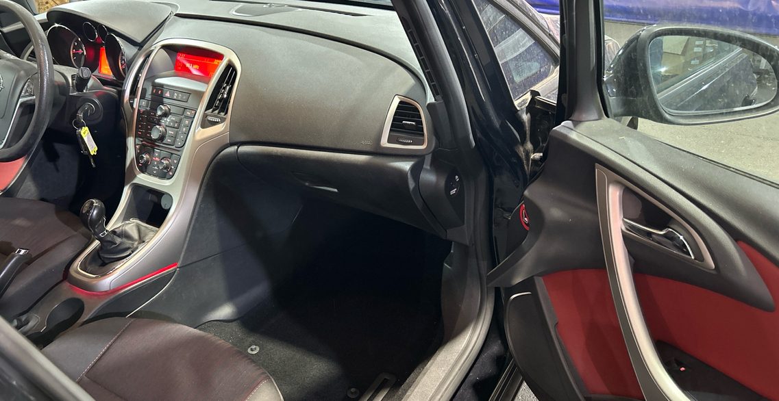 Opel Astra (J) 1.4 Twinport 100 Enjoy - photo