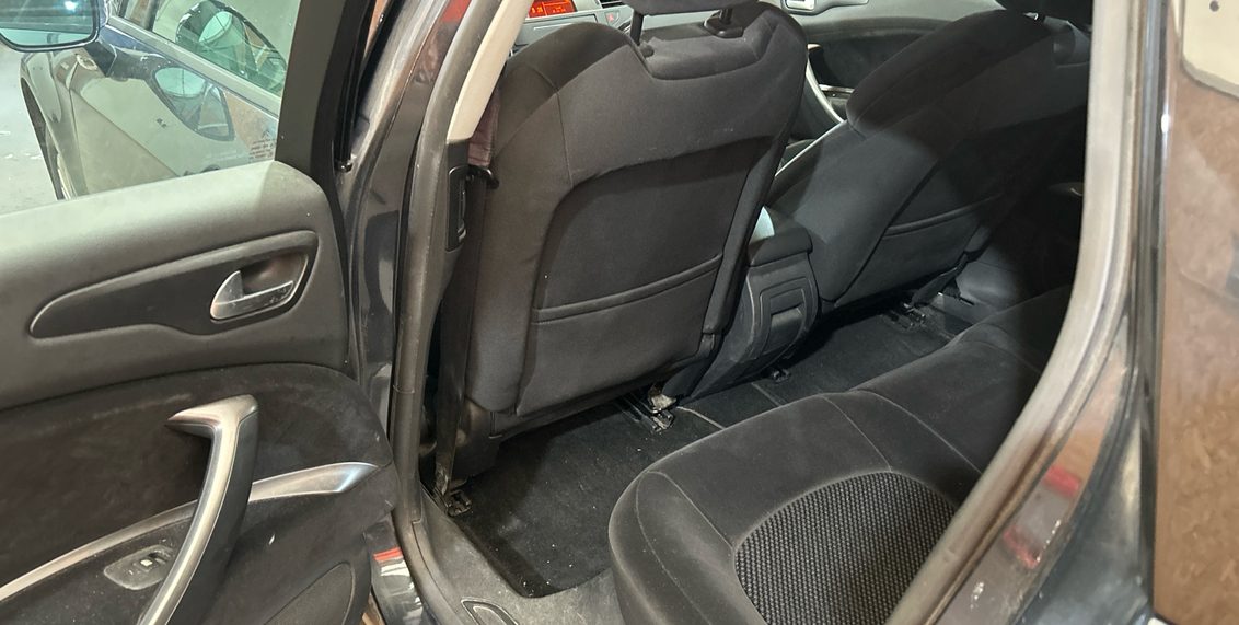 Citroën C5 Tourer 2.0 hdi 140 Confort - photo