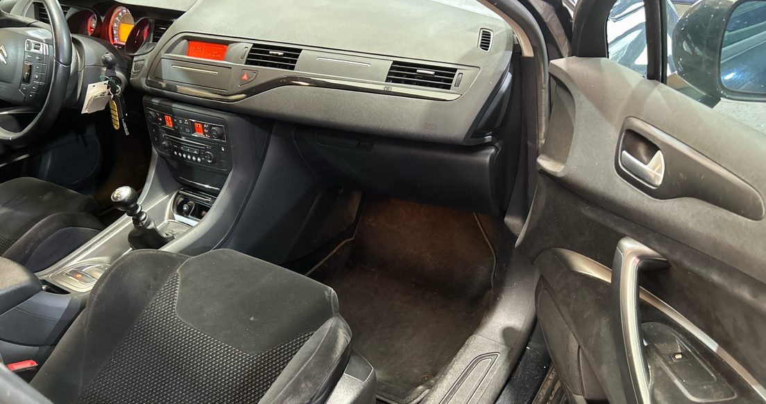 Citroën C5 Tourer 2.0 hdi 140 Confort - photo