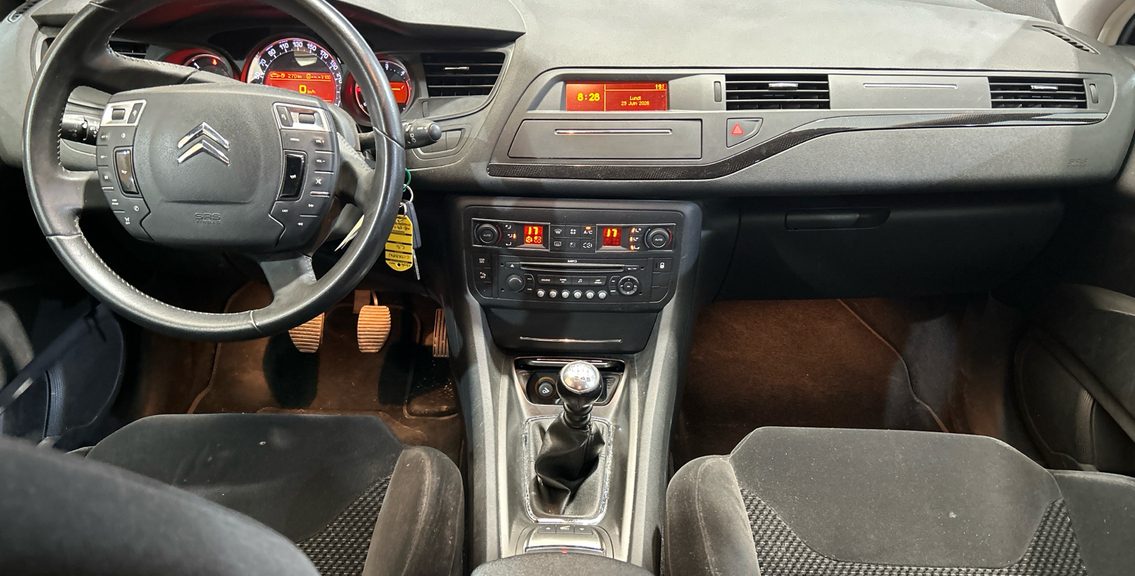 Citroën C5 Tourer 2.0 hdi 140 Confort - photo