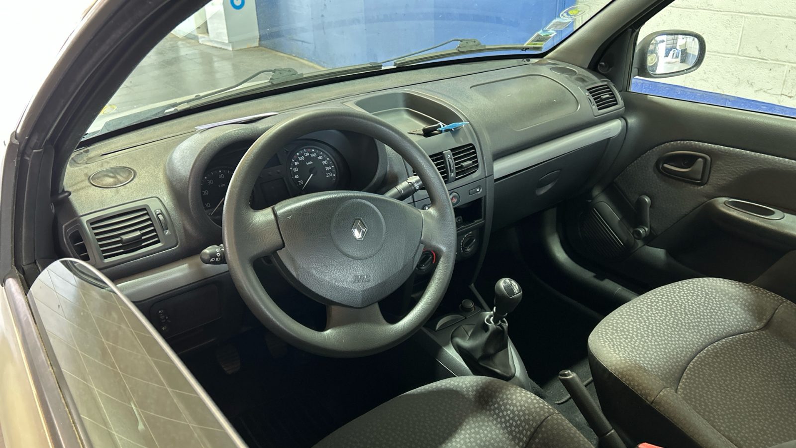 Renault Clio II 1.2i 60cv Ethanol Campus Authentique - photo