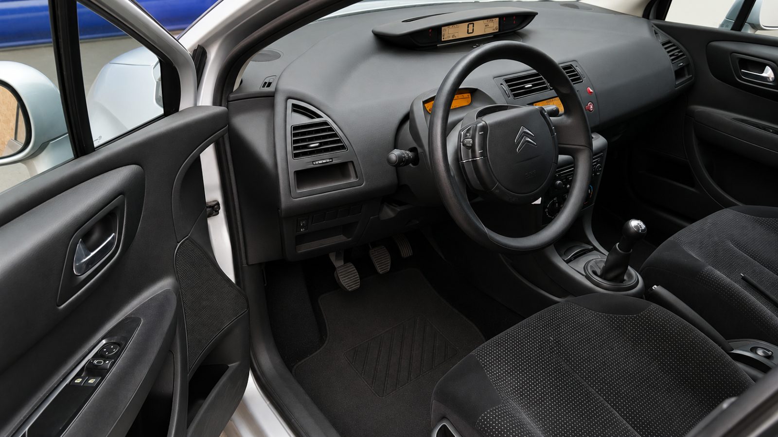 Citroën C4 1.4i 90cv Pulp - photo