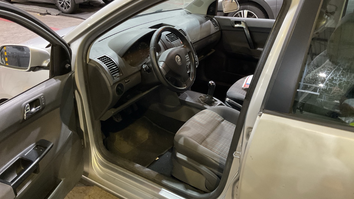 Volkswagen Polo 1.2i 65cv Trend - photo