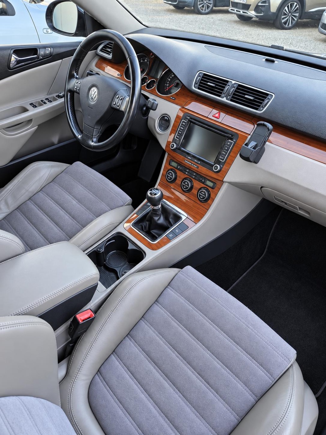 Volkwagen Passat 2.0 FSI 150 Carat - photo