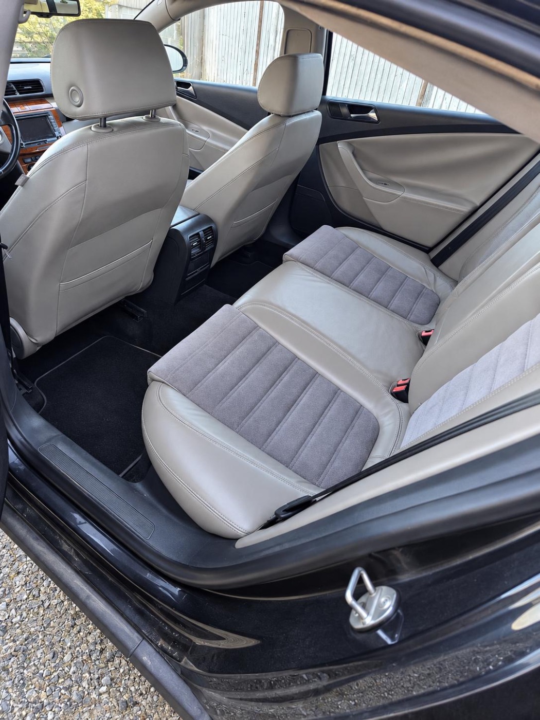 Volkwagen Passat 2.0 FSI 150 Carat - photo