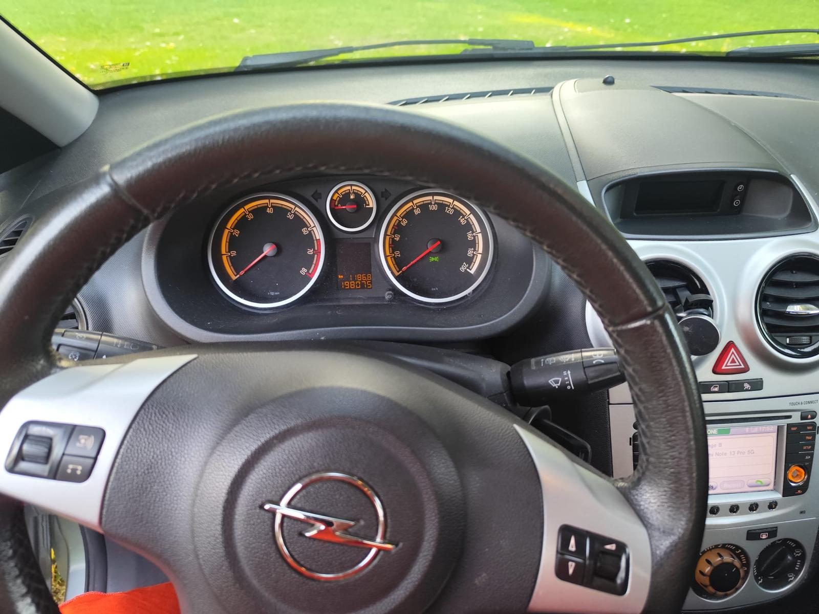 Opel Corsa 1.2 Twinport 85 Edition - photo