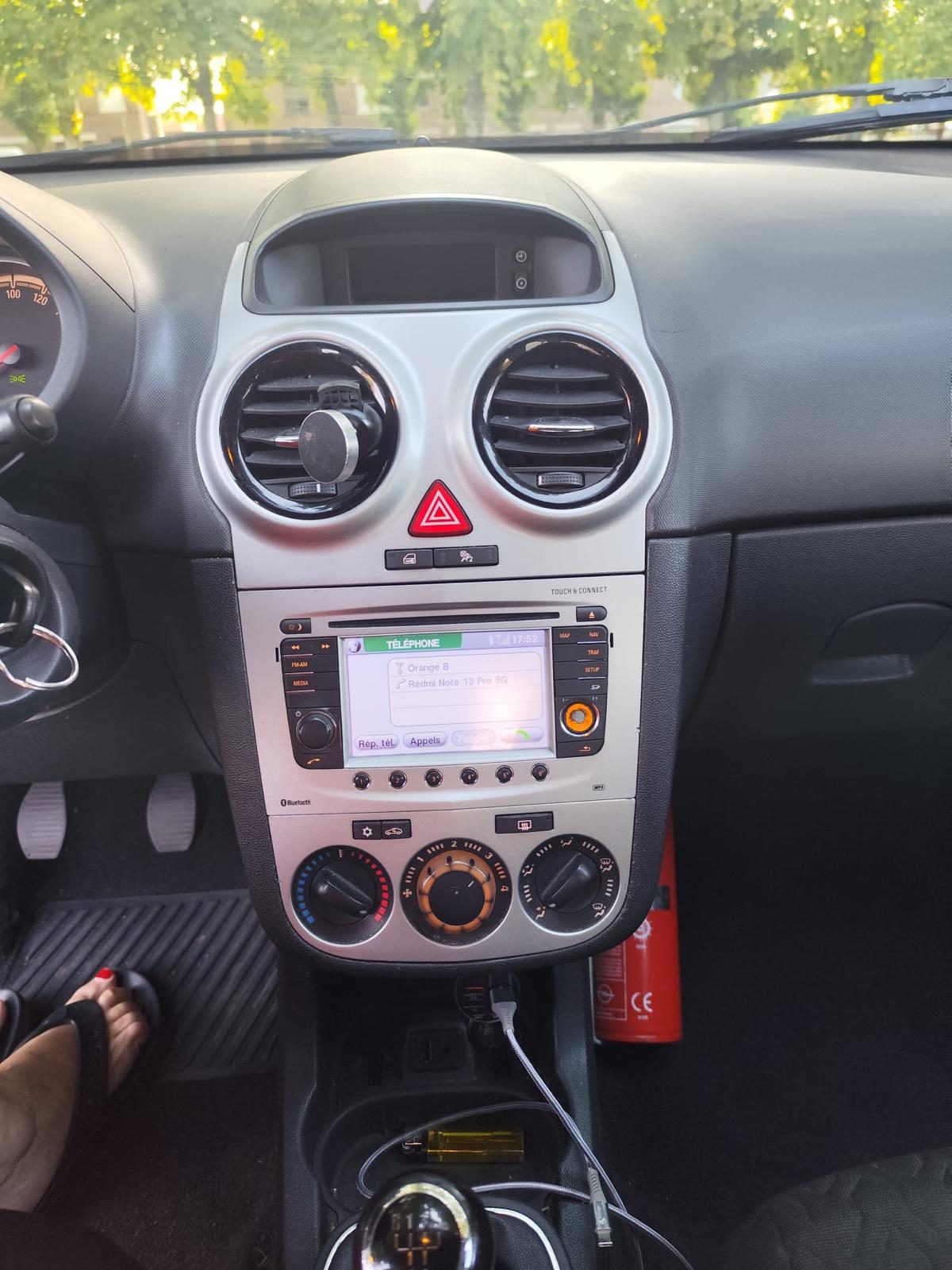 Opel Corsa 1.2 Twinport 85 Edition - photo