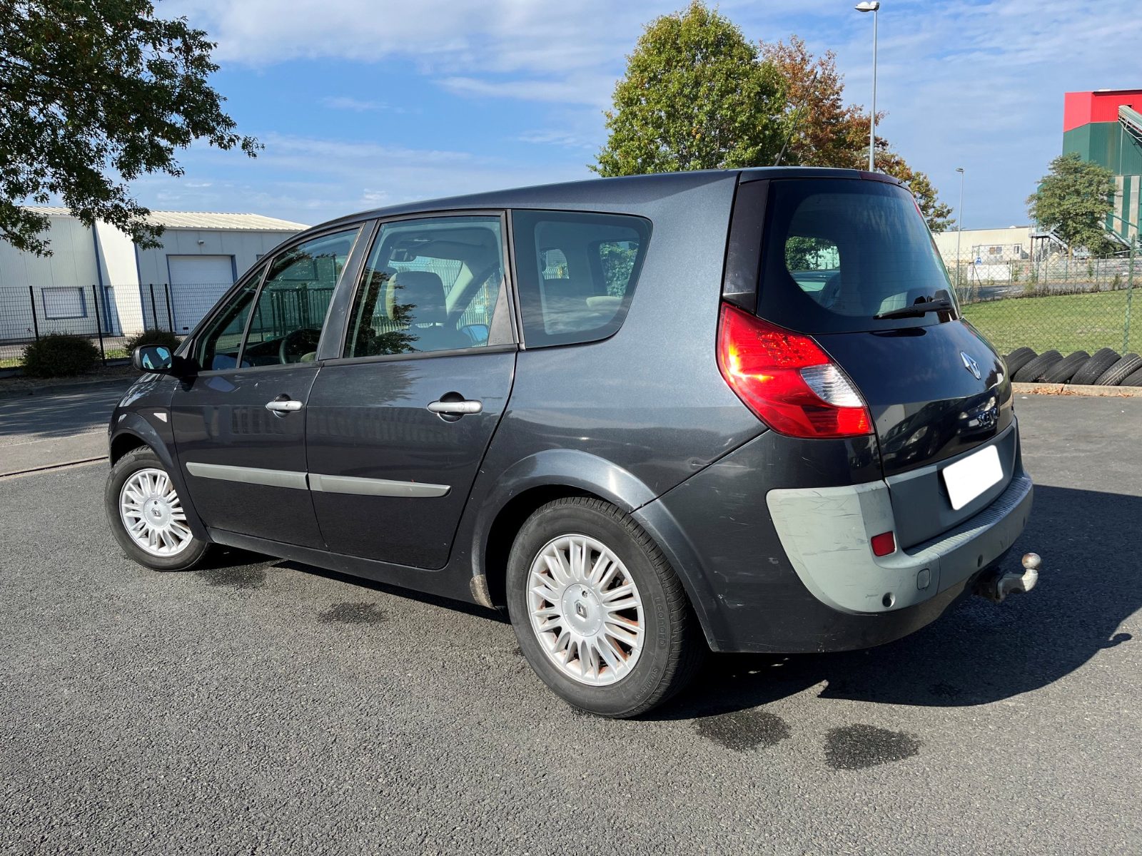 Renault Grand Scénic II 1.9 dci 130 7 places - photo