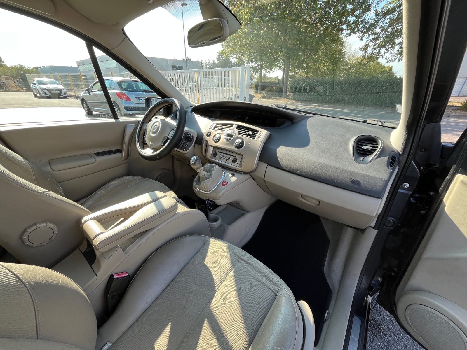 Renault Grand Scénic II 1.9 dci 130 7 places - photo